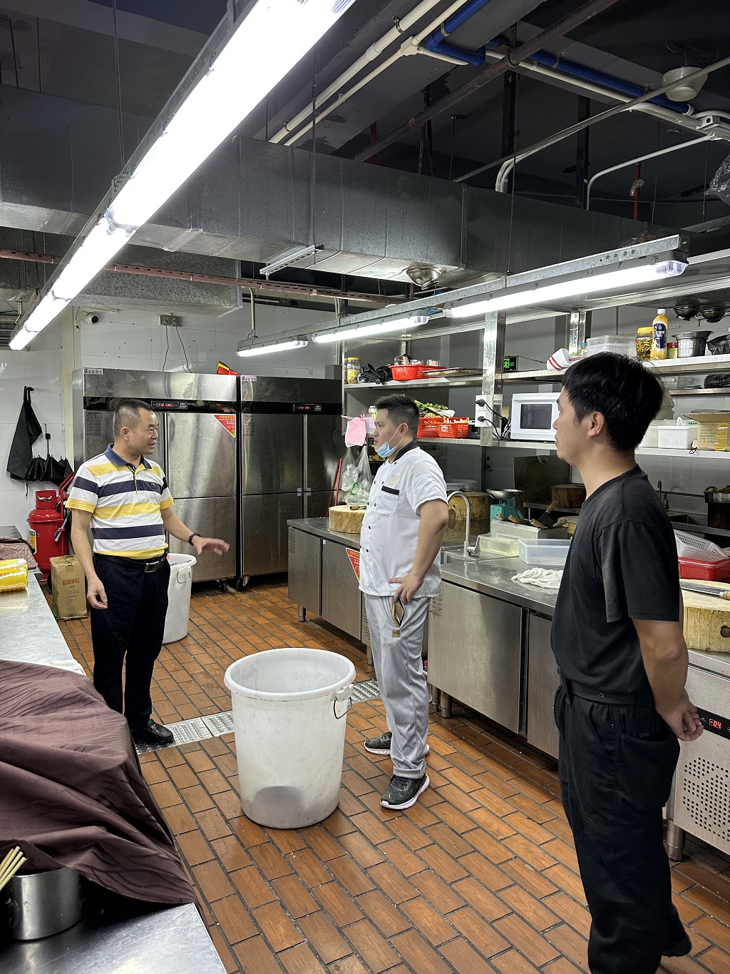 餐厅后厨检查
