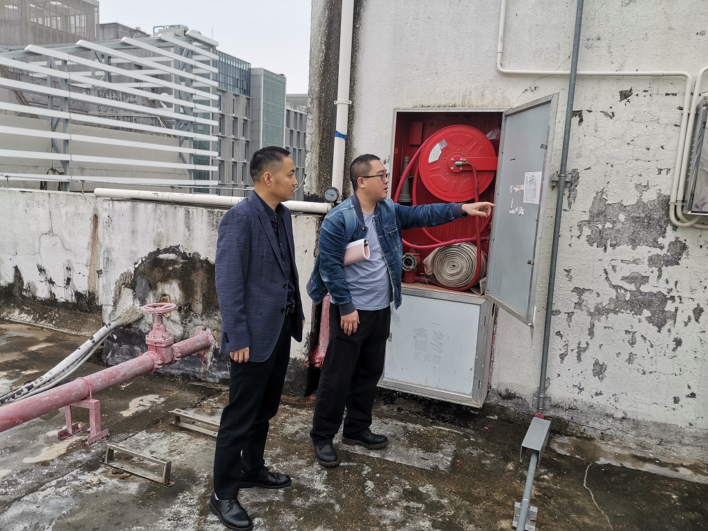 公司副总检查唐家物业