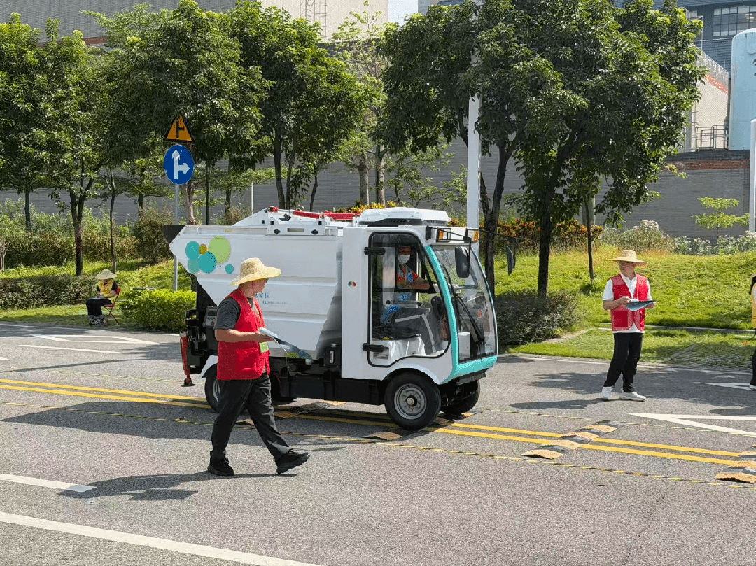 驾驶车辆精准通过障碍和窄道