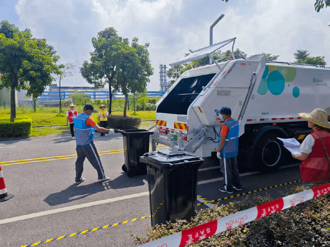 流畅执行垃圾清运和卸料